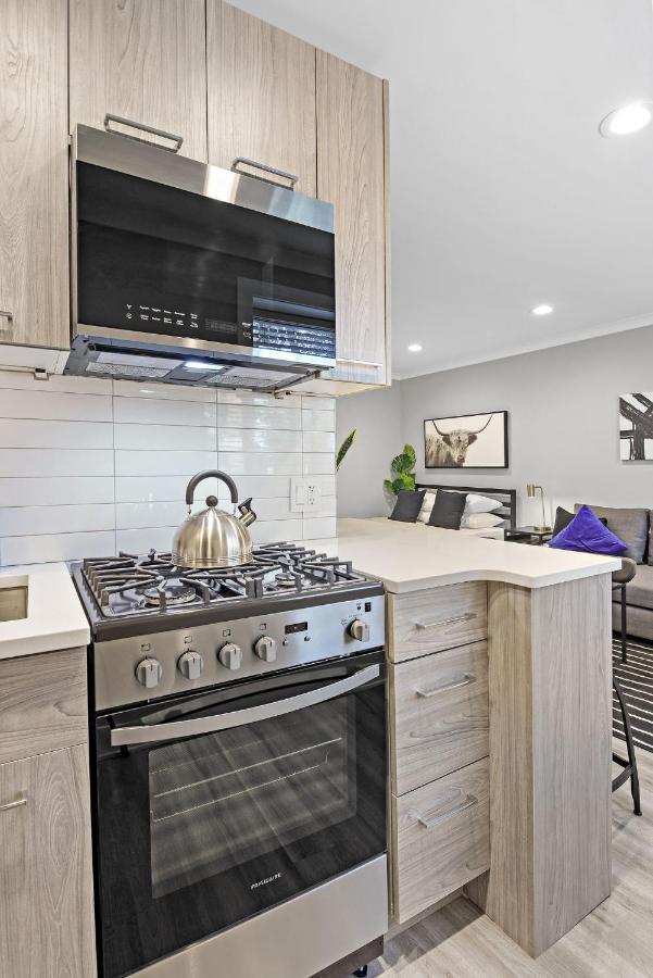 Sophisticated Studio Apartment With Modern Kitchen - Oakdale Od2 Rep Chicago Extérieur photo
